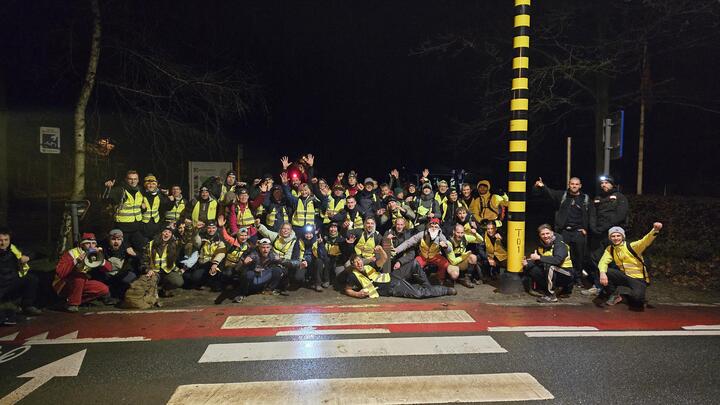 De wandelaars van De Warme Kerstmars, die op 20 december vorig jaar 103 kilometer aflegden ten voordele van To Walk Again. © KDH-media - Lander van Hooydonck